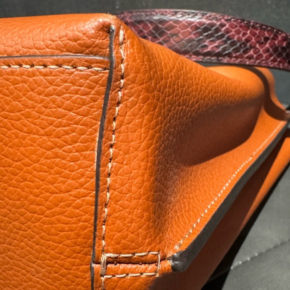 🌟SOLD!!🌟FIRM PRICE Coach Small Town Bucket Bag-2 way Bag.🧡Great Color 4 Fall🧡 - Picture 8 of 12